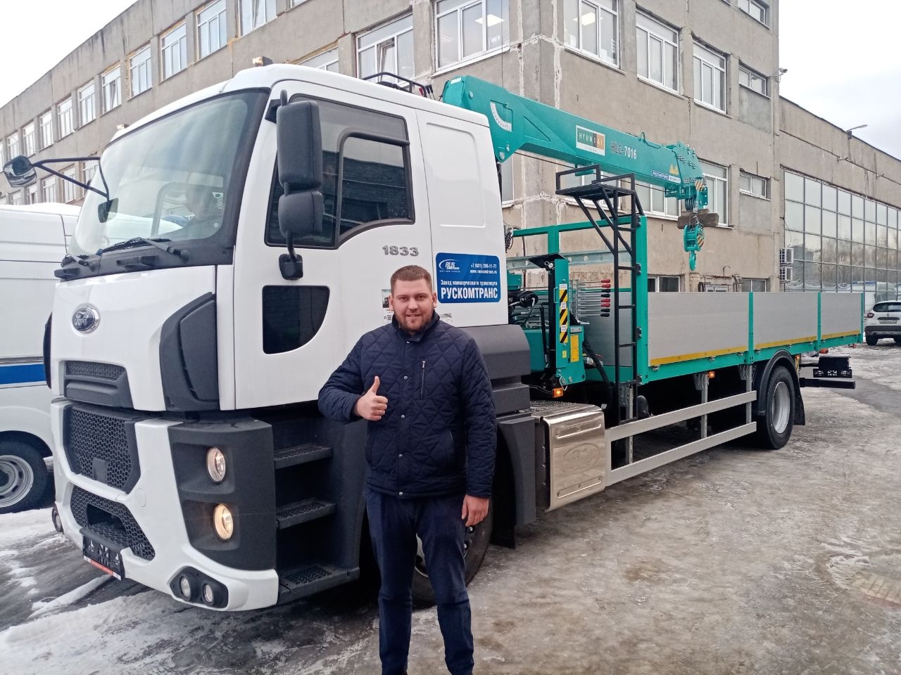 Бортовой автомобиль Ford Cargo 1833LR с тросовым КМУ HKTC HLC 7016